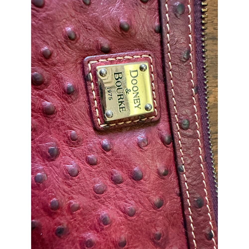 DOONEY & BOURKE BURGUNDY OSTRICH EMBOSSED LEATHER WRISTLET CLUTCH ZIP WALLET - Picture 6 of 7